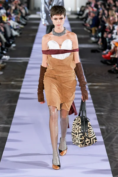 Look 39